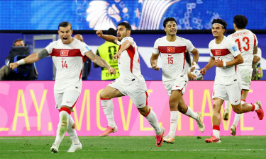 শেষ মুহূর্তের গোলে যুক্তরাষ্ট্রকে হারিয়েও বিশ্বকাপ থেকে বিদায় তুরস্কের