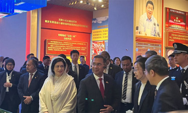 বেইজিংয়ে চীনা কমিউনিস্ট পার্টির জাদুঘর পরিদর্শন করলেন প্রধানমন্ত্রী