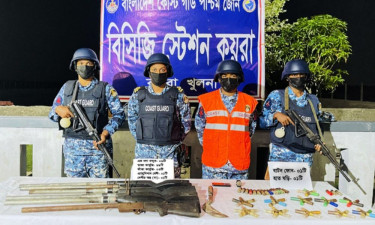 সুন্দরবনে কোস্ট গার্ডের অভিযানে ‘দুলাভাই বাহিনী’র প্রধানসহ আটক ২, নিহত ১