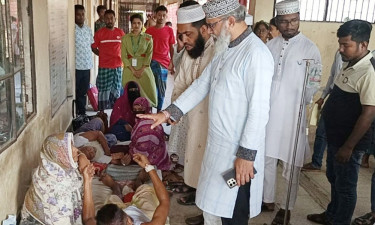 ছুটির দিনেও হাসপাতাল পরিদর্শনে এমপি মাসুদ সাঈদী