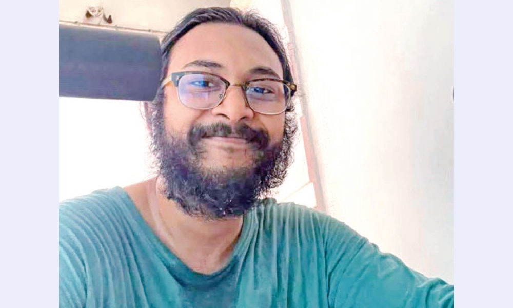 ‘ভ্রূণ হত্যার পর আমাকে মেরে ফেলার হুমকি দিচ্ছে’