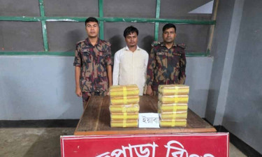 উখিয়ায় ১ লাখ ইয়াবাসহ কারবারি আটক
