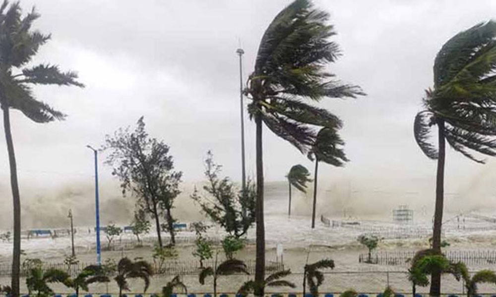 সন্ধ্যার মধ্যে ১২ জেলায় ঝড়ের শঙ্কা, নদীবন্দরে সতর্কবার্তা