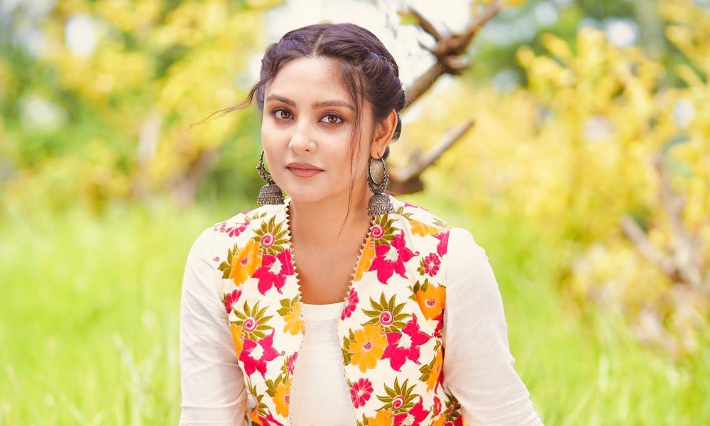 ‘আমি এখন আর সিঙ্গেল না’, বললেন নীহা