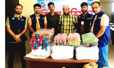 হাটহাজারীতে বিপুল পরিমাণ ভারতীয় পণ্যসহ গ্রেপ্তার ২
