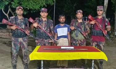 ঝিনাইগাতী সীমান্তে পাইপগানসহ আটক ১