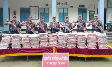 ঝিনাইগাতী সীমান্তে ১৭ লাখ টাকার ভারতীয় শাড়ি উদ্ধার