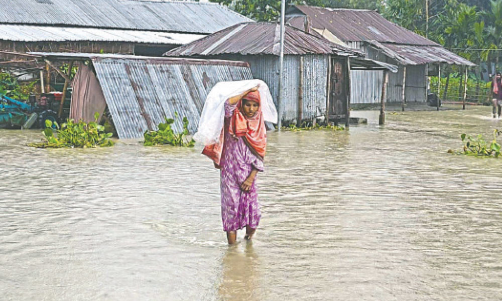 উজানের ঢলে তিস্তার পানি বৃদ্ধি পাঁচ জেলায় বন্যার শঙ্কা