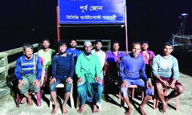 গভীর সমুদ্রে বিকল ফিশিং বোট, ১০ জেলেকে জীবিত উদ্ধার
