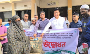 দেবীদ্বারে প্রান্তিক কৃষকের মাঝে বিনা মূল্যে কৃষি উপকরণ বিতরণ