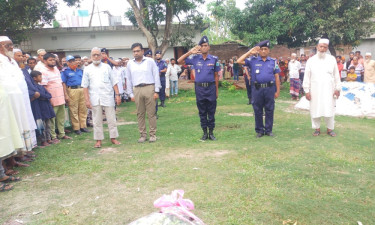 বীর মুক্তিযোদ্ধা আব্দুস সামাদকে রাষ্ট্রীয় মর্যাদায় দাফন