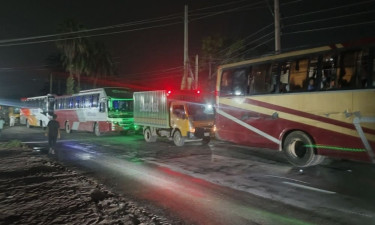 ভাঙ্গায় দুই মহল্লাবাসীর সংঘর্ষে দেড় ঘণ্টা বন্ধ ঢাকা-বরিশাল মহাসড়ক