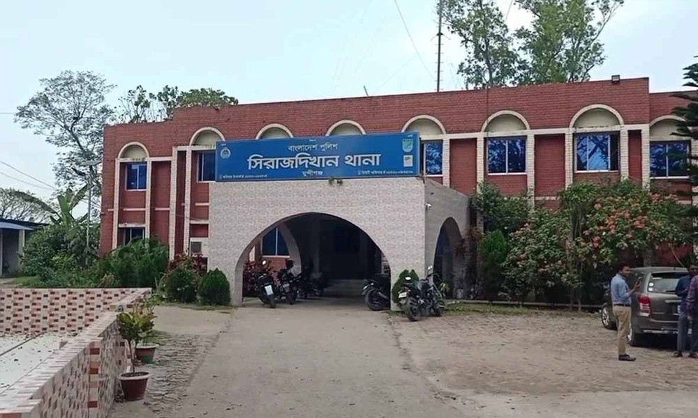 রান্নাঘরের মাটির নিচে পুঁতে রাখা হয়েছিল বৃদ্ধের মরদেহ, নেপথ্যে কী?