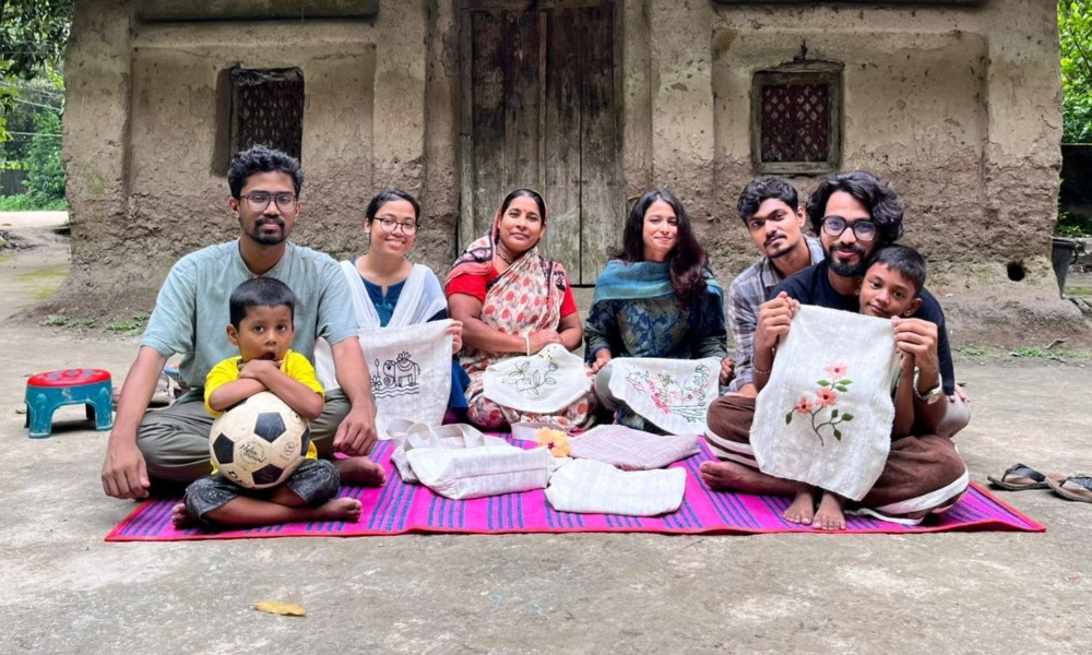 কুবি শিক্ষার্থীদের উদ্যোগে খাদির নতুন যাত্রা