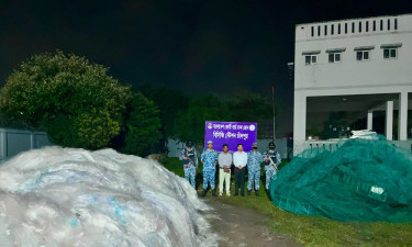 চাঁদপুরে ৫ কোটি টাকা মূল্যের অবৈধ চায়না দুয়ারি ও কারেন্ট জাল জব্দ