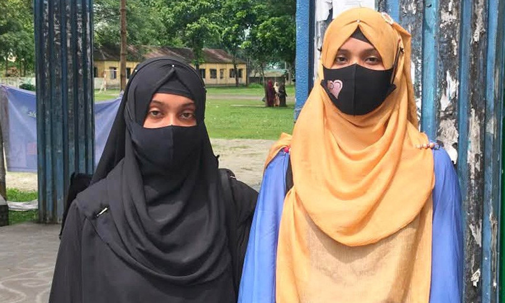 পিয়নের প্রতারণার শিকার হয়ে এইচএসসি দেওয়া হলো না ২ ছাত্রীর!