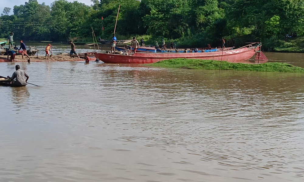 ছাতকে জোরপূর্বক বালু উত্তোলনের অভিযোগ, ৮০ জনের নামে মামলা