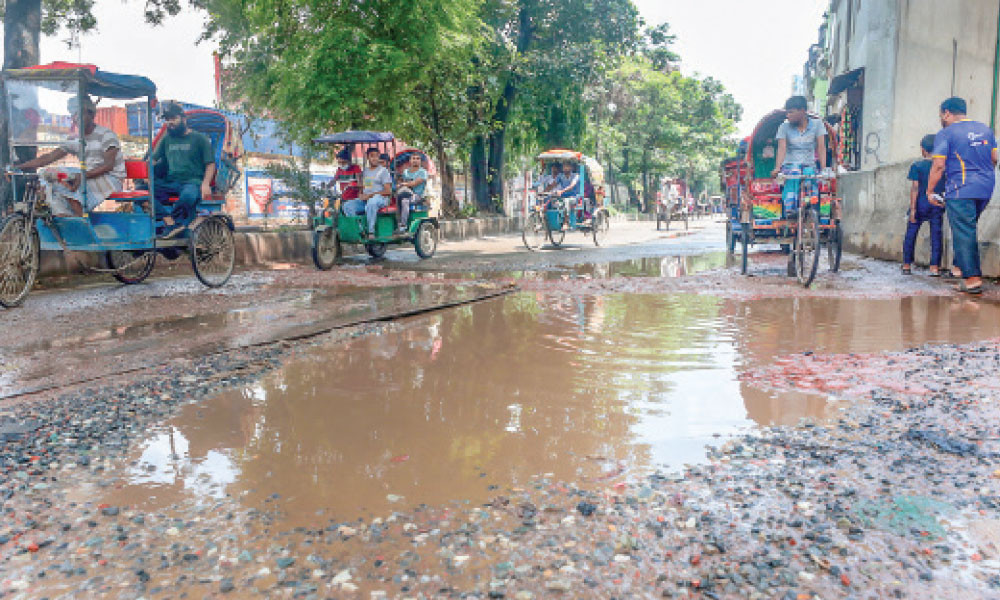 বৃষ্টি হলেই পানি জমে