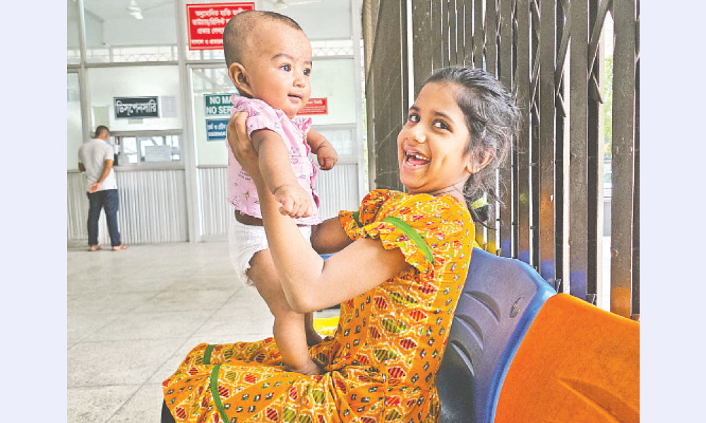 হাম-ডেঙ্গুর দ্বিমুখী চাপে জনস্বাস্থ্য