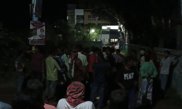 বিক্ষোভের মুখে গ্রামবাসীর জিম্মায় যুবলীগ নেতাকে ছাড়ল পুলিশ