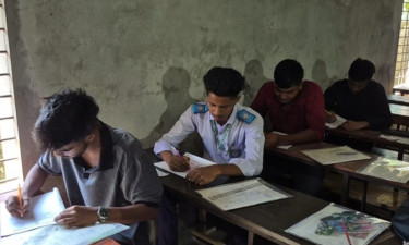 বগুড়ায় প্রতারণার শিকার ৬ শিক্ষার্থী পেল পরীক্ষা দেওয়ার সুযোগ