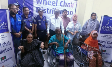 জয়পুরহাটে ৩০ প্রতিবন্ধীর হাতে হুইলচেয়ার তুলে দিলেন খাদ্য প্রতিমন্ত্রী