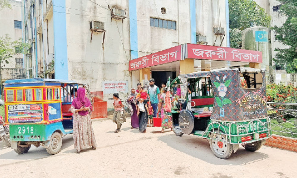 সরকারি অ্যাম্বুলেন্সে তিন গুণ ভাড়া