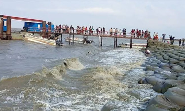 হাতিয়ার সঙ্গে সারা দেশের নৌচলাচল ৩ দিন ধরে বন্ধ