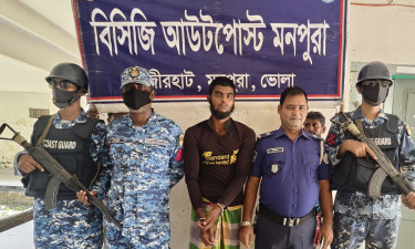 ভোলায় মায়ানমারে পাচারের সময় সার-সিমেন্ট বোঝাই ট্রলার জব্দ, আটক ১