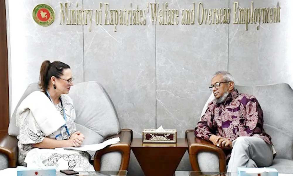 প্রবাসী কল্যাণ মন্ত্রীর সঙ্গে আইওএম-এর চিফ অব মিশনের সাক্ষাৎ