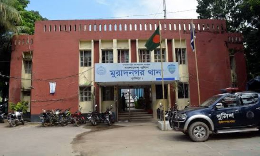 মুরাদনগরে ব্যবসাপ্রতিষ্ঠানে বখাটেদের হামলা, অতিষ্ঠ এলাকাবাসী