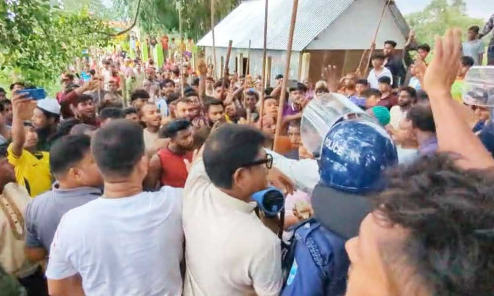 মসজিদের মাইকে ঘোষণা দিয়ে ২ গ্রামবাসীর সংঘর্ষ, আহত ১০
