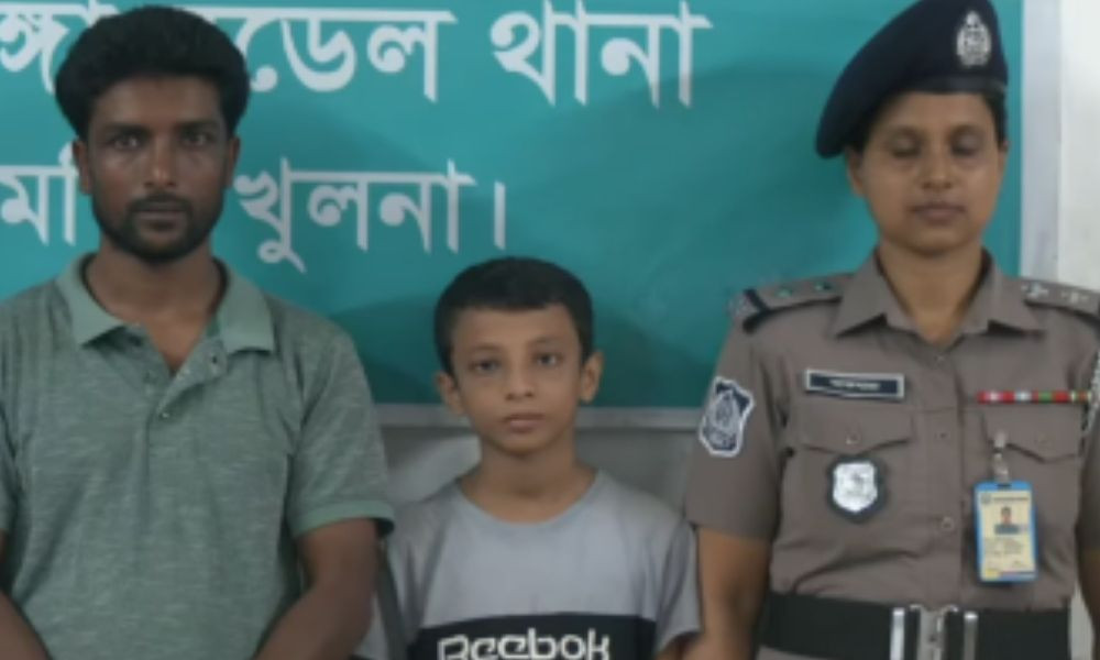 ভুল ট্রেনে খুলনায়, পুলিশের সহায়তায় পরিবারের কাছে ফিরল তৌহিদ