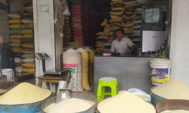 আমদানির খবরে হিলিতে কমল চালের দাম