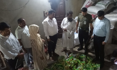 একই ধান বিভিন্ন কম্পানির মোড়কে প্যাকেটজাত করতেন ব্যবসায়ী