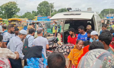 ব্রাহ্মণবাড়িয়ায় কাভার্ড ভ্যানচাপায় প্রকৌশলীর স্ত্রী নিহত