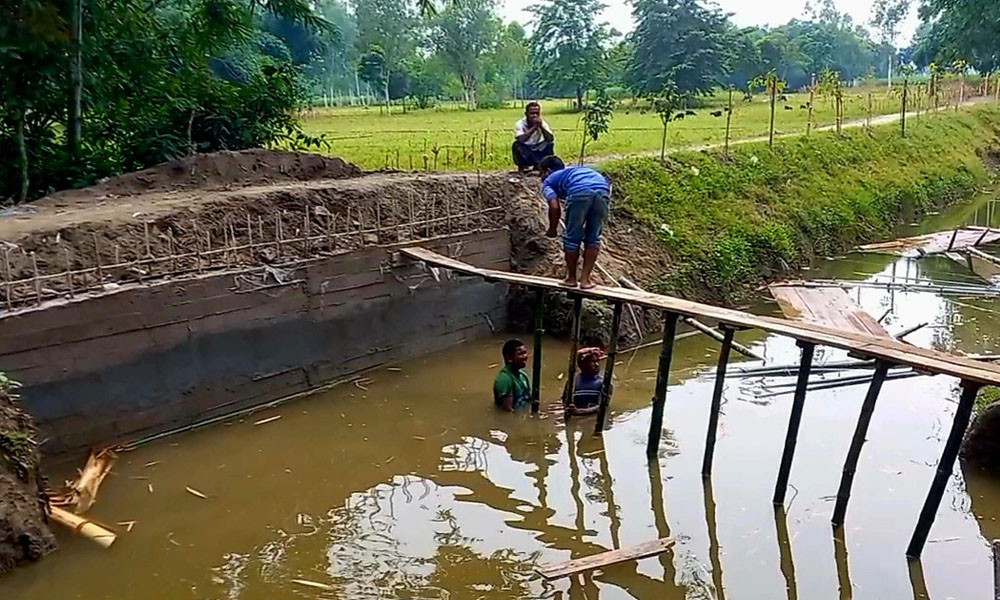খাল খনন প্রকল্পে অনিয়মের অভিযোগ