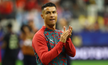 স্পেনের একাদশ অপরিবর্তিত, পর্তুগালের চমক