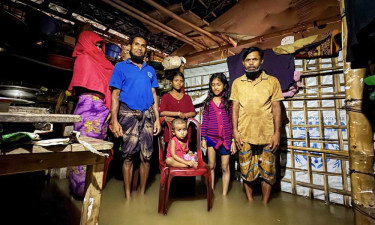 টানা বৃষ্টিতে রোহিঙ্গা ক্যাম্পে ভয়াবহ মানবিক সংকট, ৩ দিনে ১০ জনের মৃত্যু