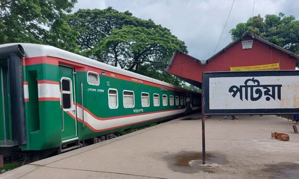 ২ ফুট পানির নিচে রেললাইন, চট্টগ্রাম-কক্সবাজার রুটে ট্রেন চলাচল বন্ধ