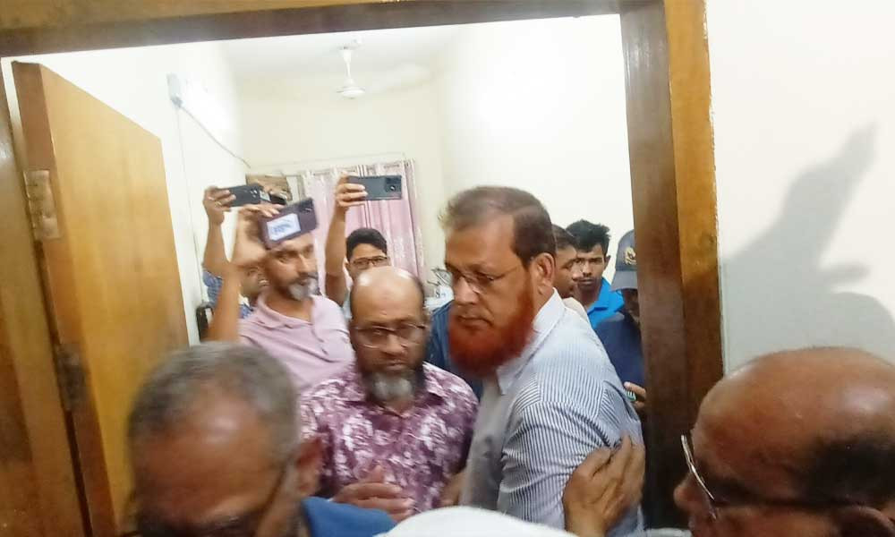 ৫ দিনের ছুটি নিয়ে অফিস ছাড়লেন বরিশাল বিভাগীয় স্বাস্থ্য পরিচালক