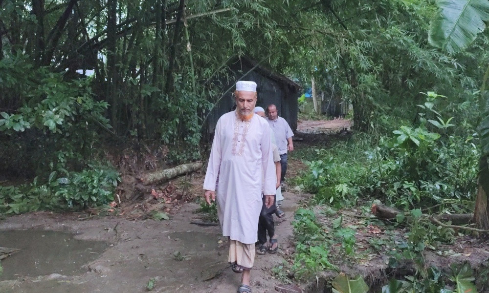 চৌদ্দগ্রামে শত বছরের রাস্তা বন্ধ, পুনরুদ্ধারের দাবি এলাকাবাসীর