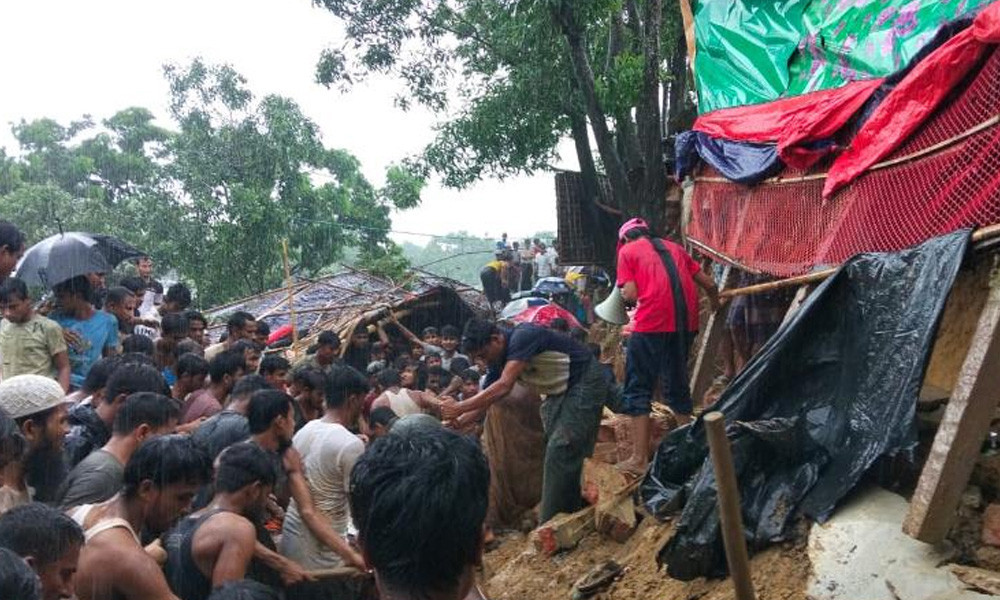 উখিয়ায় রোহিঙ্গা ক্যাম্পে পাহাড়ধসে নিহত বেড়ে ৮