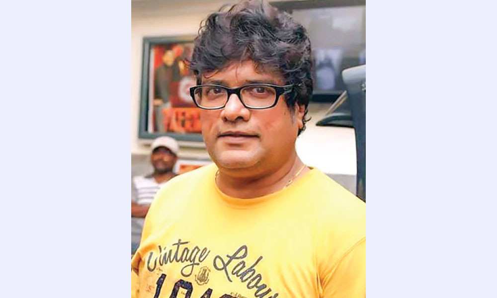পোকার কামড় খেয়ে হাসপাতালে রাজেশ