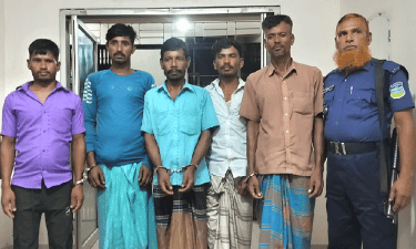 সরিষাবাড়ীতে যমুনা নদী থেকে অবৈধ বালু উত্তোলন, ৫ জনের কারাদণ্ড