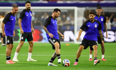 নিষেধাজ্ঞার শঙ্কায় আর্জেন্টাইন তারকাসহ ১৮ ফুটবলার