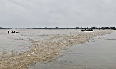 পানি বাড়ছে বিশ্বম্ভরপুরের নদী-হাওরে