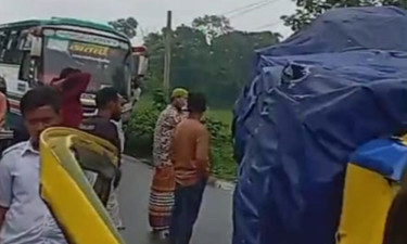 নোয়াখালীতে বাস-পিকআপ সংঘর্ষে ব্যবসায়ী নিহত, আহত ২