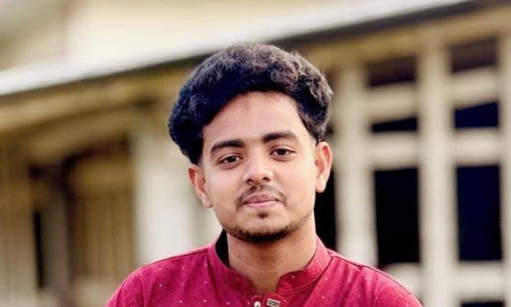 ভোমরায় ছাদ ভেঙে পড়ে যুবক নিহত, আহত ৩