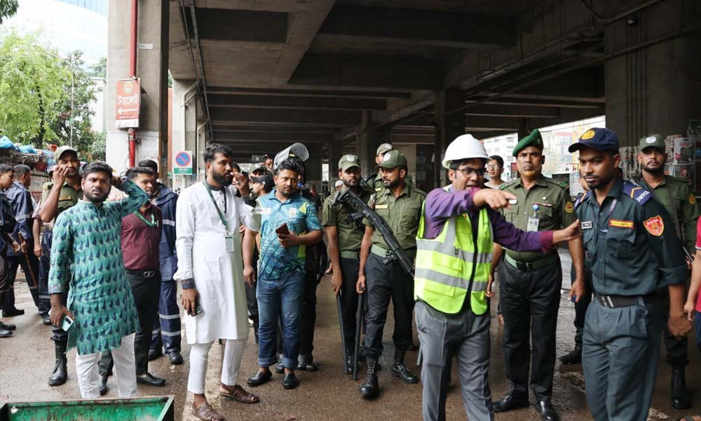মেট্রোর স্টেশনের নিচের অবৈধ দখল উচ্ছেদ